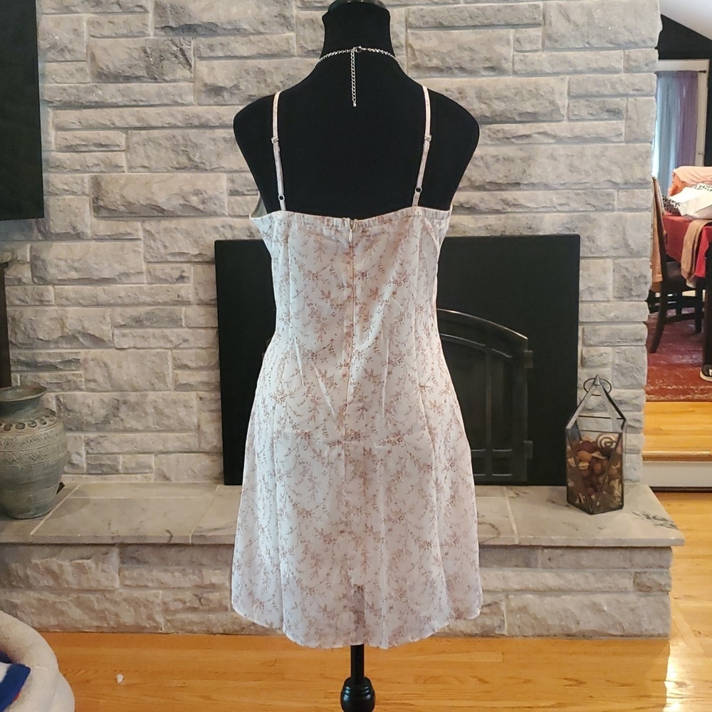 2/$25 Promesa Floral Faux Wrap Dress with Buckle. Size Medium - Picture 3 of 8